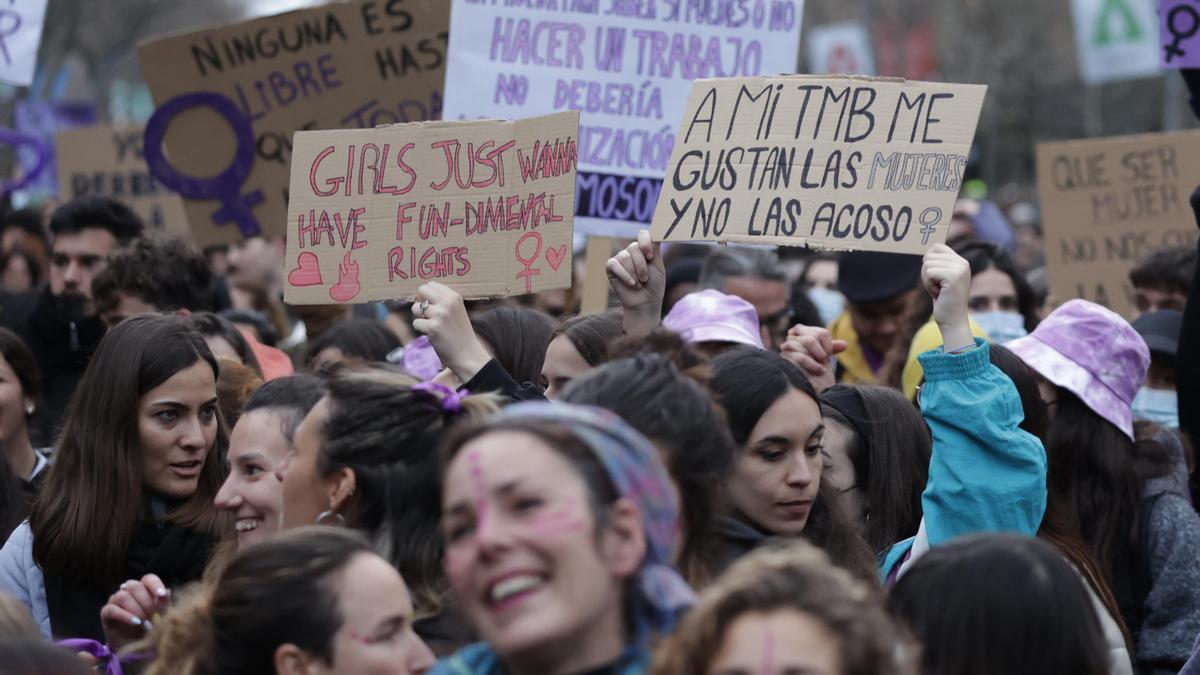 Metro, autobuses y cortes de tráfico en Madrid por la Huelga feminista del  8M