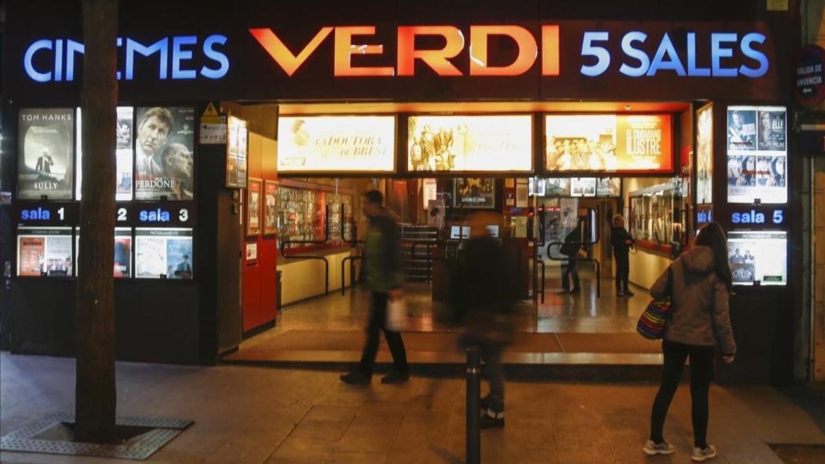 La entrada de los cines Verdi