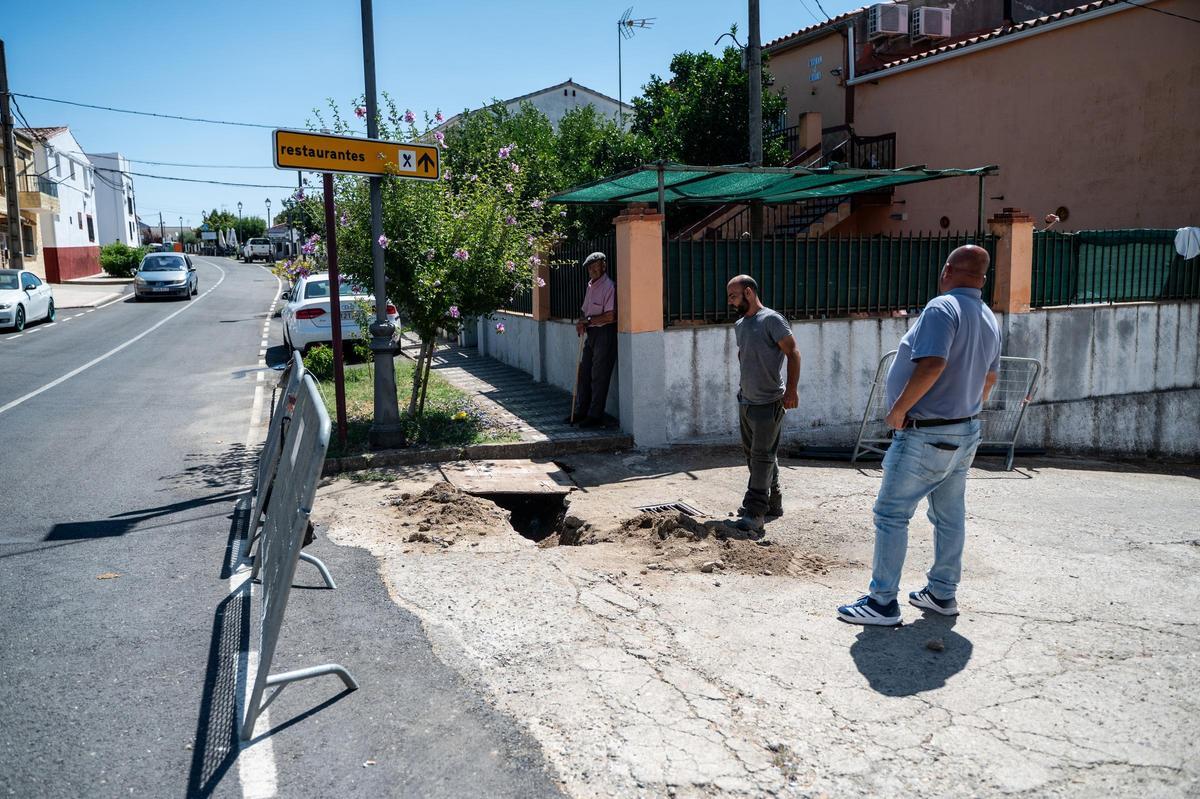 Fotogalería | Casas de Millán: un día después del incendio Fotogalería | Casas de Millán: un día después del incendio