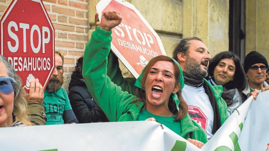 Protesta ante el TSJ de València de los afectados por las hipotecas