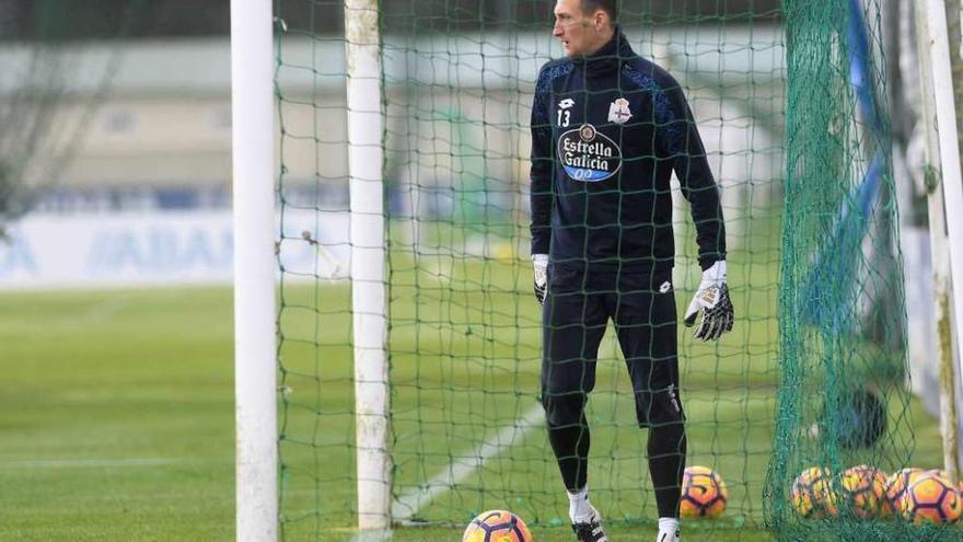 Tyton, durante el entrenamiento de ayer en Abegondo.