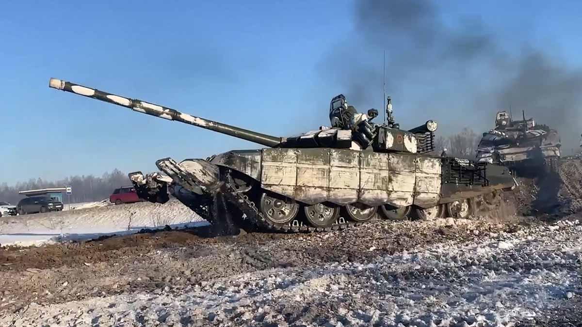 Tanques rusos se retiran de Brest, tras unos ejercicios militares conjuntos de las fuerzas armadas de Rusia y Bielorrusia.