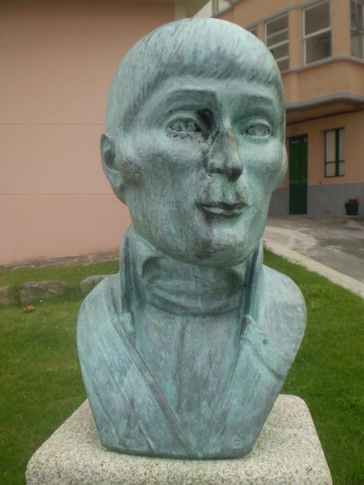 Busto de Mourelle en Corme.