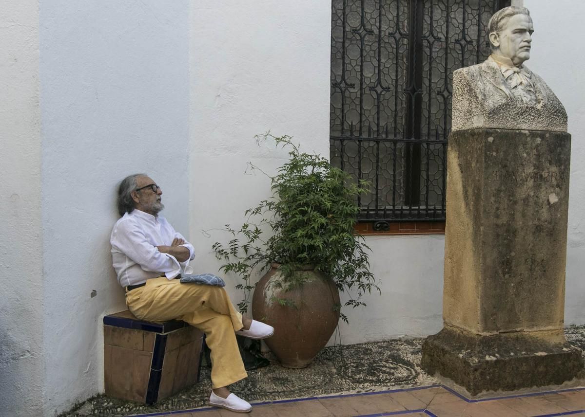 Fotogalería / Libélula, perfomance de Paco Ariza y Elena Grish en el Museo de Bellas Artes.