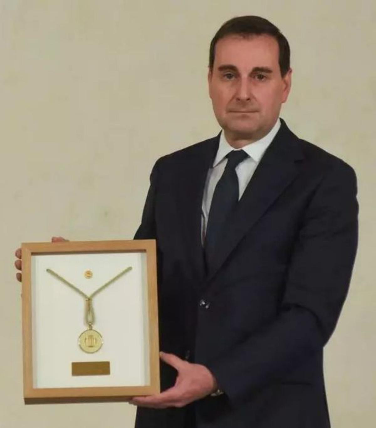 La Generalitat atorga la Medalla d’Or a títol pòstum a Isak Andic La Generalitat atorga la Medalla d’Or a títol pòstum a Isak Andic