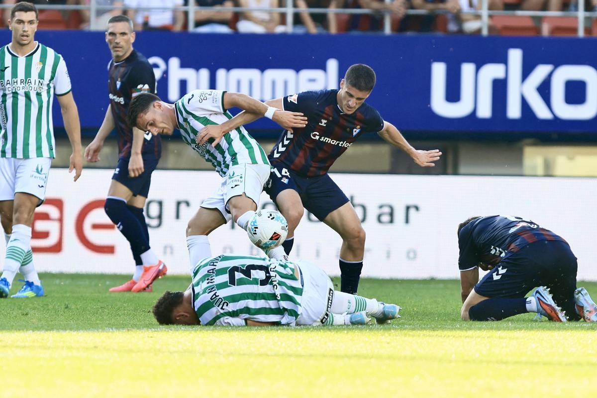 Éibar-Córdoba CF. Las imágenes del partido de LaLiga Hypermotion