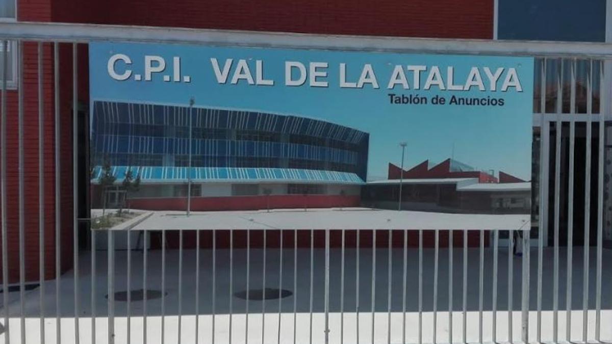 La Asociación de Madres y Padres (AMPA) del CPI Val de la Atalaya, en Zaragoza, ha denunciado esta semana la «grave situación de limpieza»