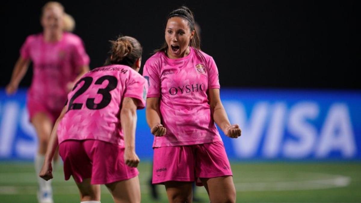 Mapi Vilas celebra un tanto para Porcinas