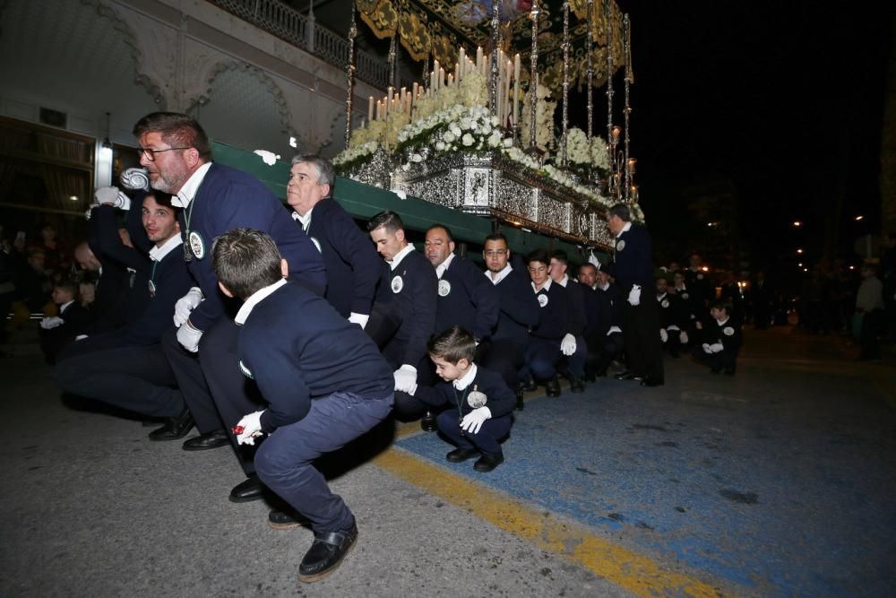 Domingo de Ramos: Procesión de Las Mantillas en Torrevieja con Nuestra Señora de La Esperanza y de La Paz