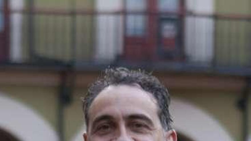 Alejandro López.