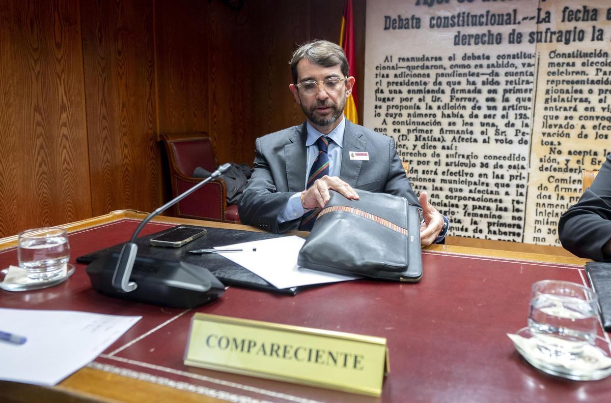 El Director del Gabinete del Ministro de Política Territorial y Memoria Democrática, Antonio José Luis Olivera, a su llegada a la comparecencia en la comisión por el ‘caso Koldo’, en el Congreso de los Diputados, a 5 de marzo de 2025, en Madrid (España).
