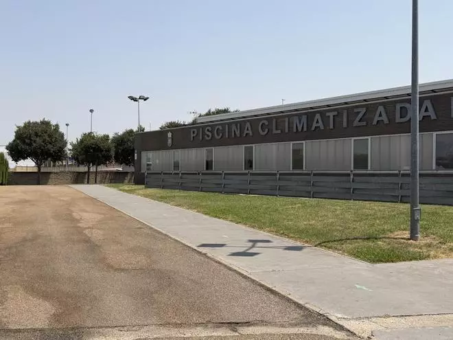El PSOE tacha de "irresponsable" que la piscina de San Roque siga cerrada hasta septiembre por un mantenimiento que pudo hacerse antes