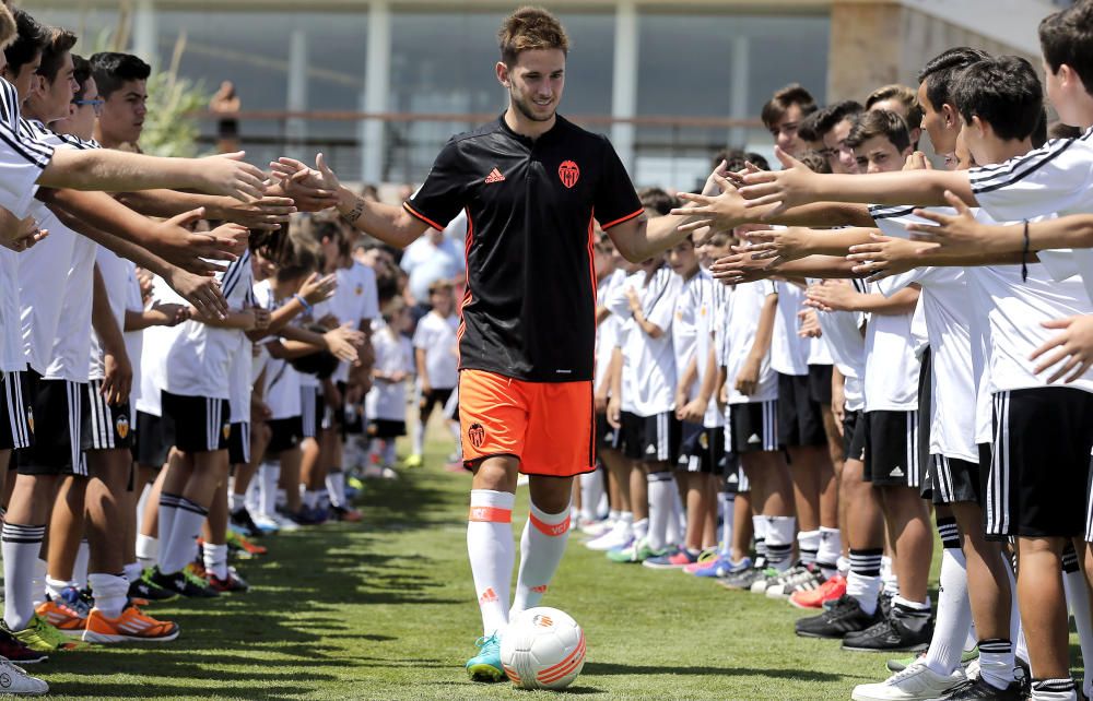 Medrán en su presentación con el Valencia