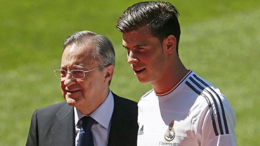 Bale, de blanco sobre el césped del Bernabéu