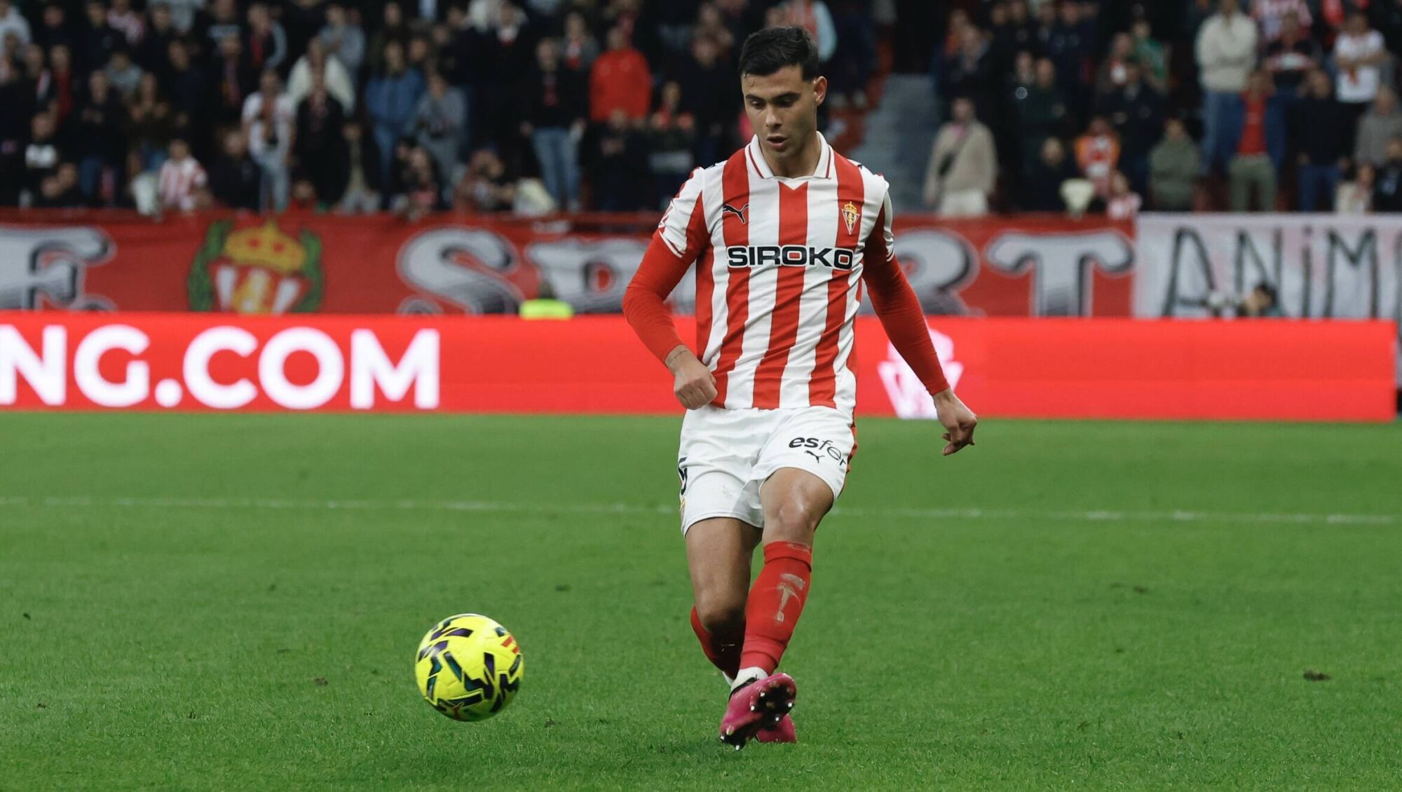 EN IMÁGENES: Gran victoria del Sporting contra el Granada en El Molinón