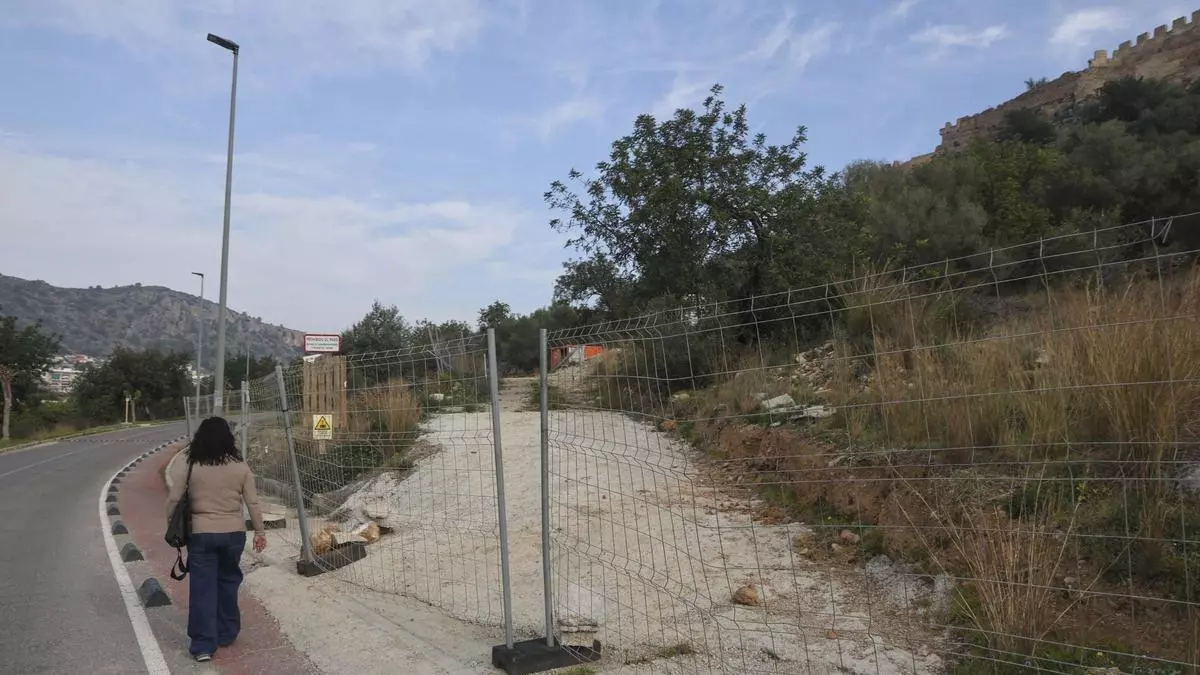 Los reparos de Cultura a la apertura de nuevos accesos paralizan otra vez las obras de consolidación del castillo de Corbera