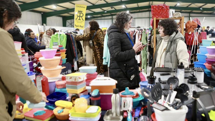 Más de 5.500 personas respaldan la doble cita feiral de comercio y antigüedades