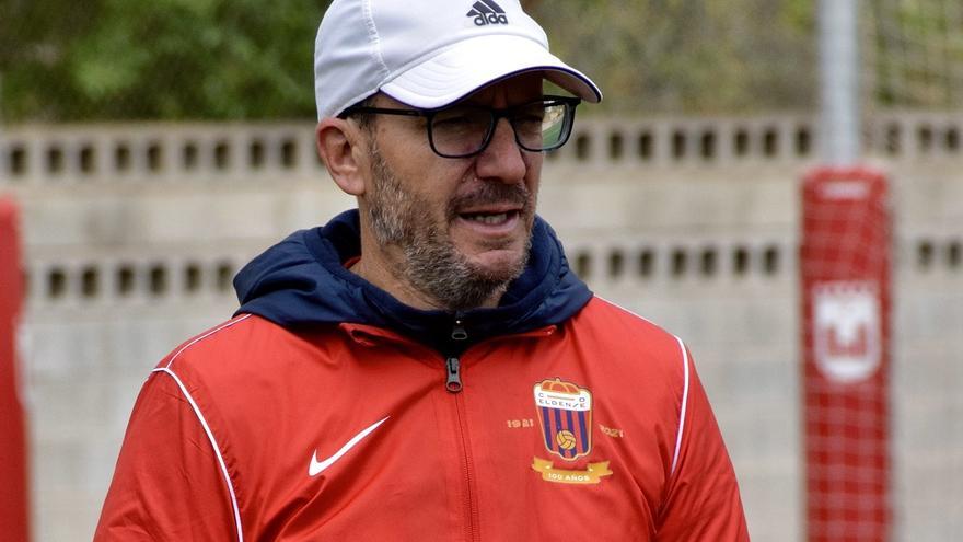 El Eldense despide a su entrenador José Juan Romero por &quot;indisciplina&quot;