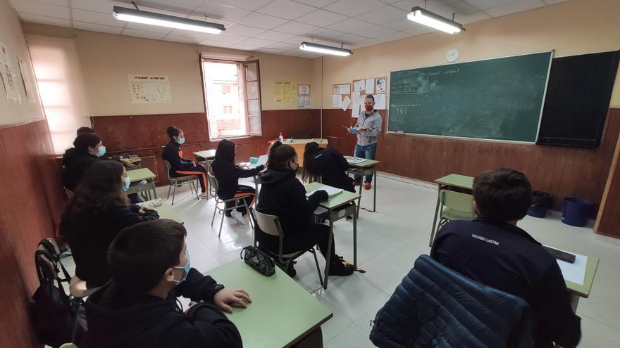 “Estamos pagando el aumento de ratios”, dicen los docentes por el repunte del covid