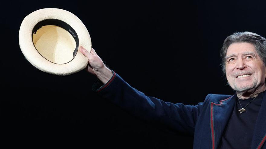 Joaquín Sabina,  ayer en el Movistar Arena de Madrid, durante su último concierto.   | |