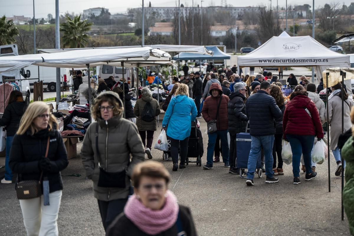 Los vendedores del mercado franco de Cáceres muestran su descontento ante la negativa municipal a celebrar dos jornadas extraordinarias Los vendedores del mercado franco de Cáceres muestran su descontento ante la negativa municipal a celebrar dos jornadas extraordinarias