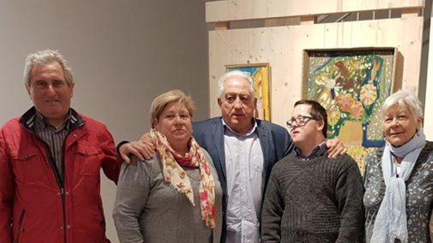 El pintor Jordi Andreu amb les autoritats locals i família