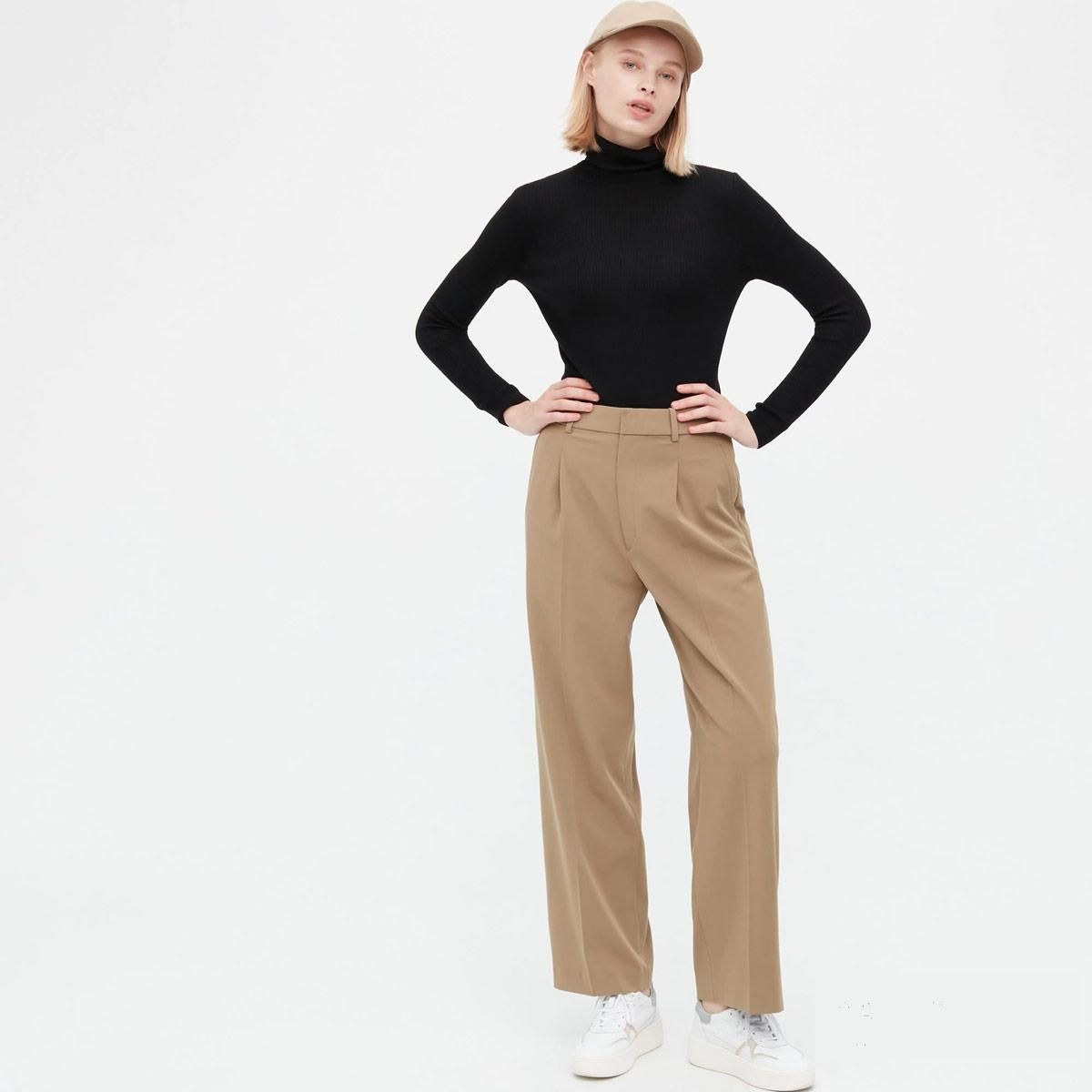 Pantalones anchos color camel de Uniqlo