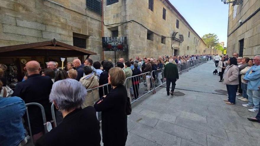 Cientos de personas toman Vilagarcía desde las seis de la mañana para adorar a Santa Rita