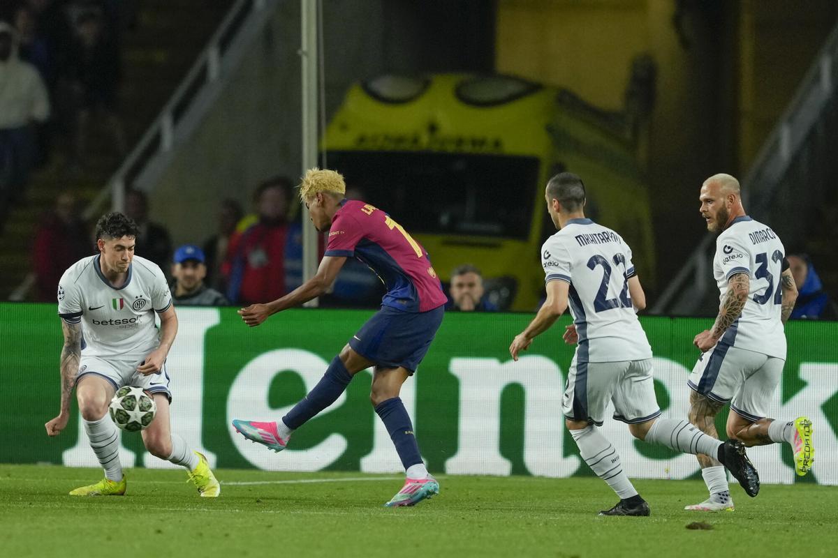 Lamine Yamal en la ida contra el Inter de Milán