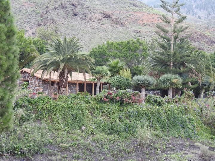 La finca en la que supuestamente se organizaron encuentros con adolescentes, en Ayagaures.