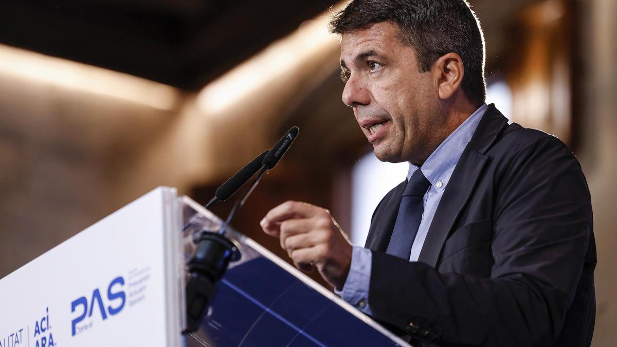 El presidente de la Comunidad Valenciana, Carlos Mazón, en el Palau de la Generalitat de Valencia.