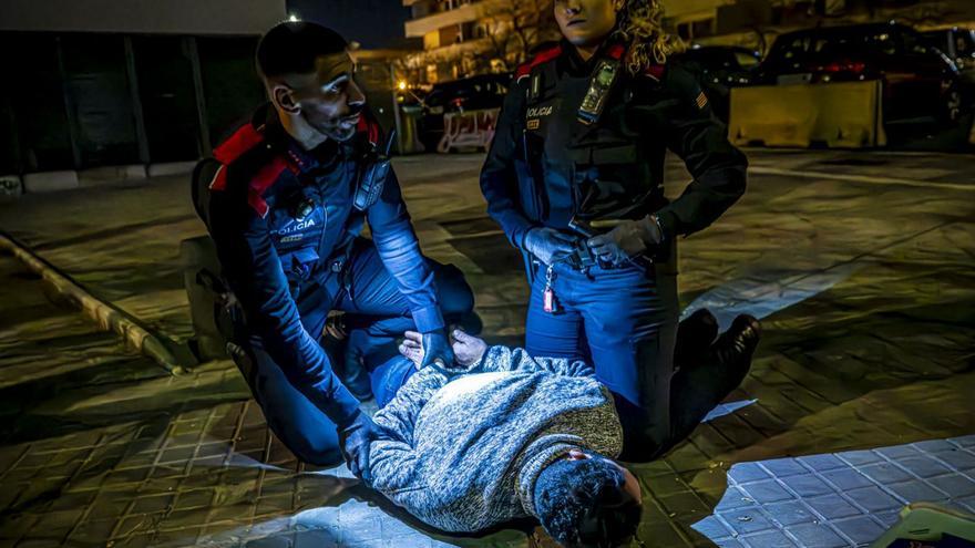 Detenció feta a Badalona per una unitat dels Mossos especialitzada en multireincidents.   | MANU MITRU