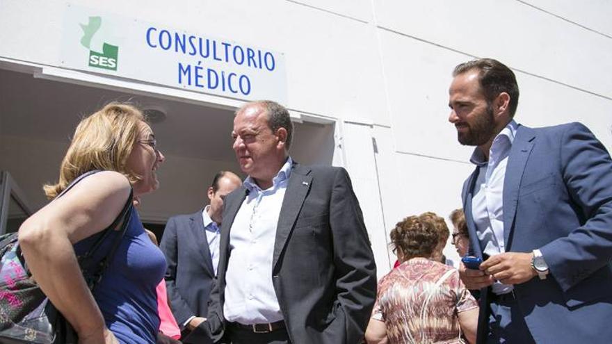 Monago inaugura el consultorio médico de La Nava de Santiago