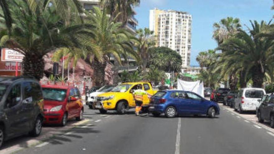 Un motorista fallece tras chocar con un turismo en el Tenerife