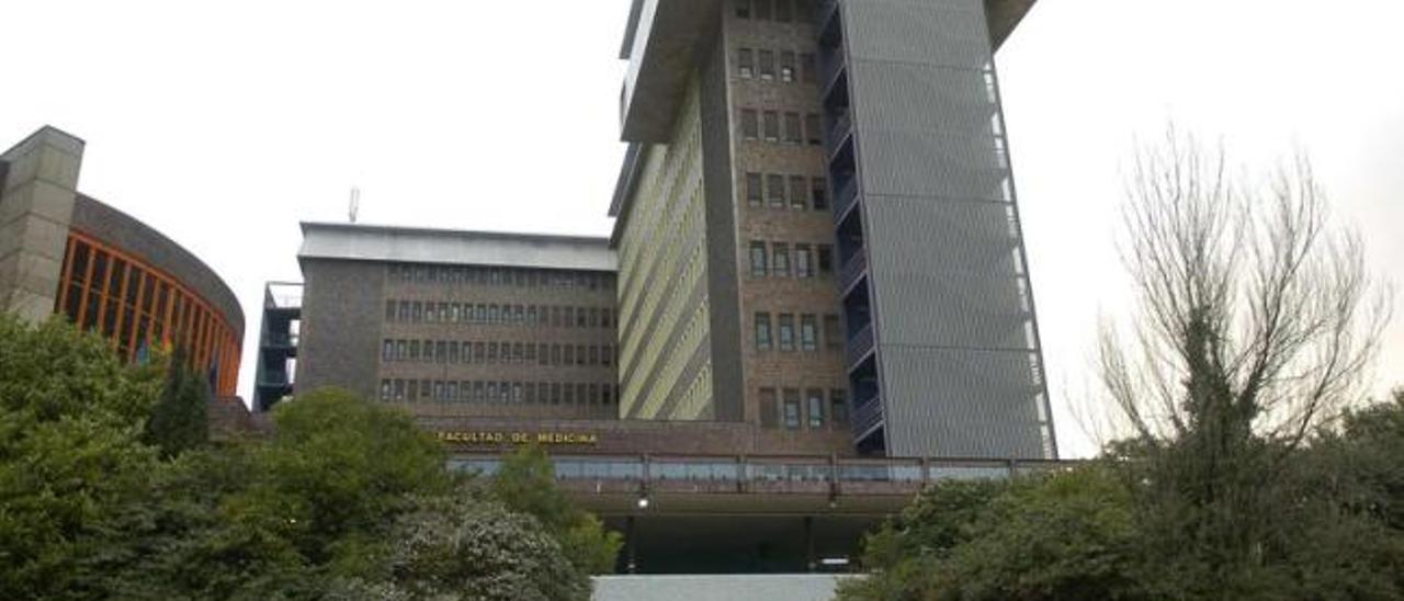 La Facultad de Medicina y Ciencias de la Salud, con el profesorado más veterano.