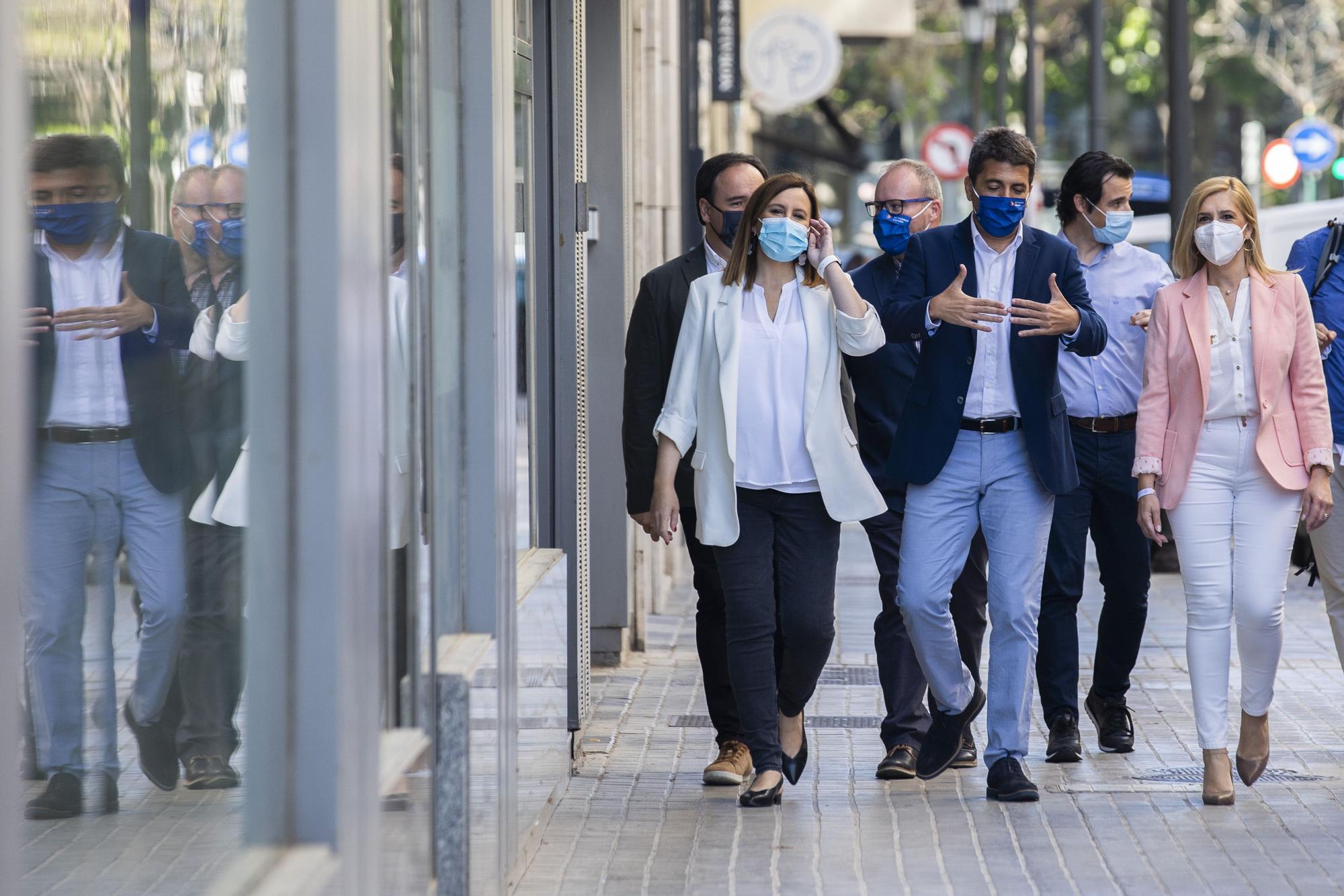 Carlos Mazón se rodea de caras conocidas en la presentación de su candidatura