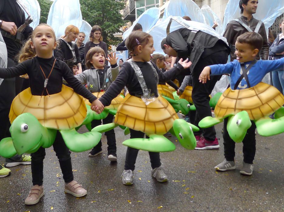 Rua infantil, cercavila i castells per acomiadar les Fires de Figueres