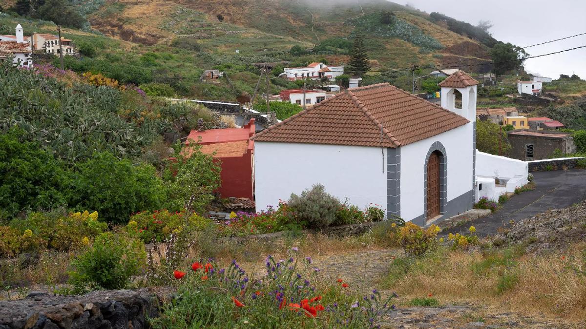 Ermita y casa en Tiñor, en la isla de El Hierro.