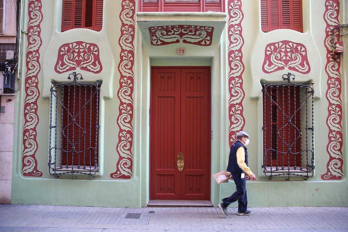 Puerta de la calle de Pàdua, 75