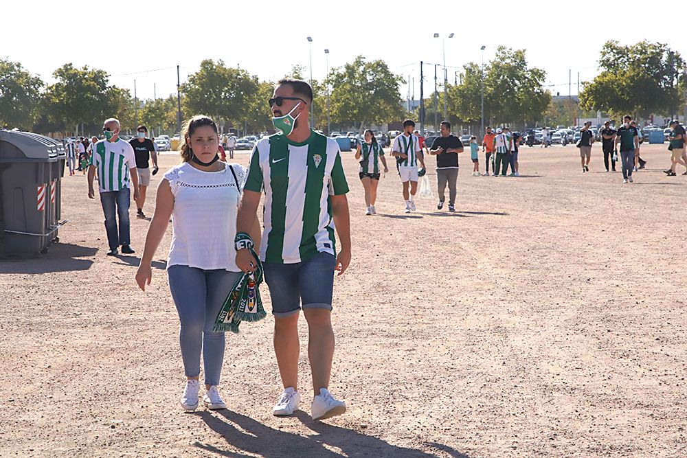 Aficionados asistentes al encuentro Córdoba CF-Don Benito