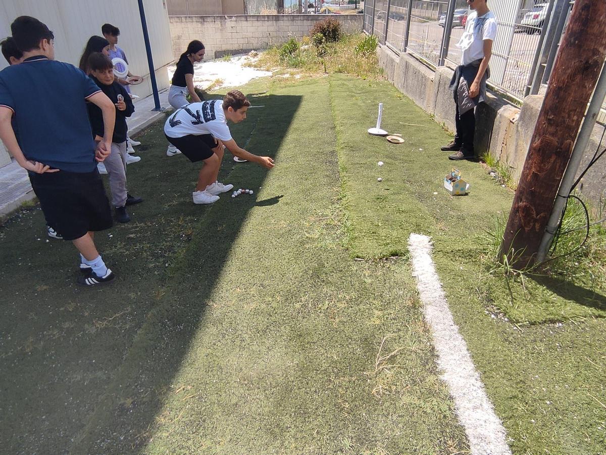 Actividades medioambientales en el IES As Bizocas, de San Vicente de O Grove.