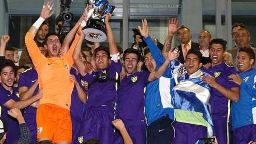 Los juveniles del Málaga CF han hecho historia con la segunda Copa de Campeones para el club.