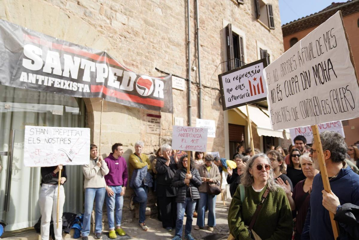 Les imatges de la protesta de la Plataforma Antifeixista a Santpedor