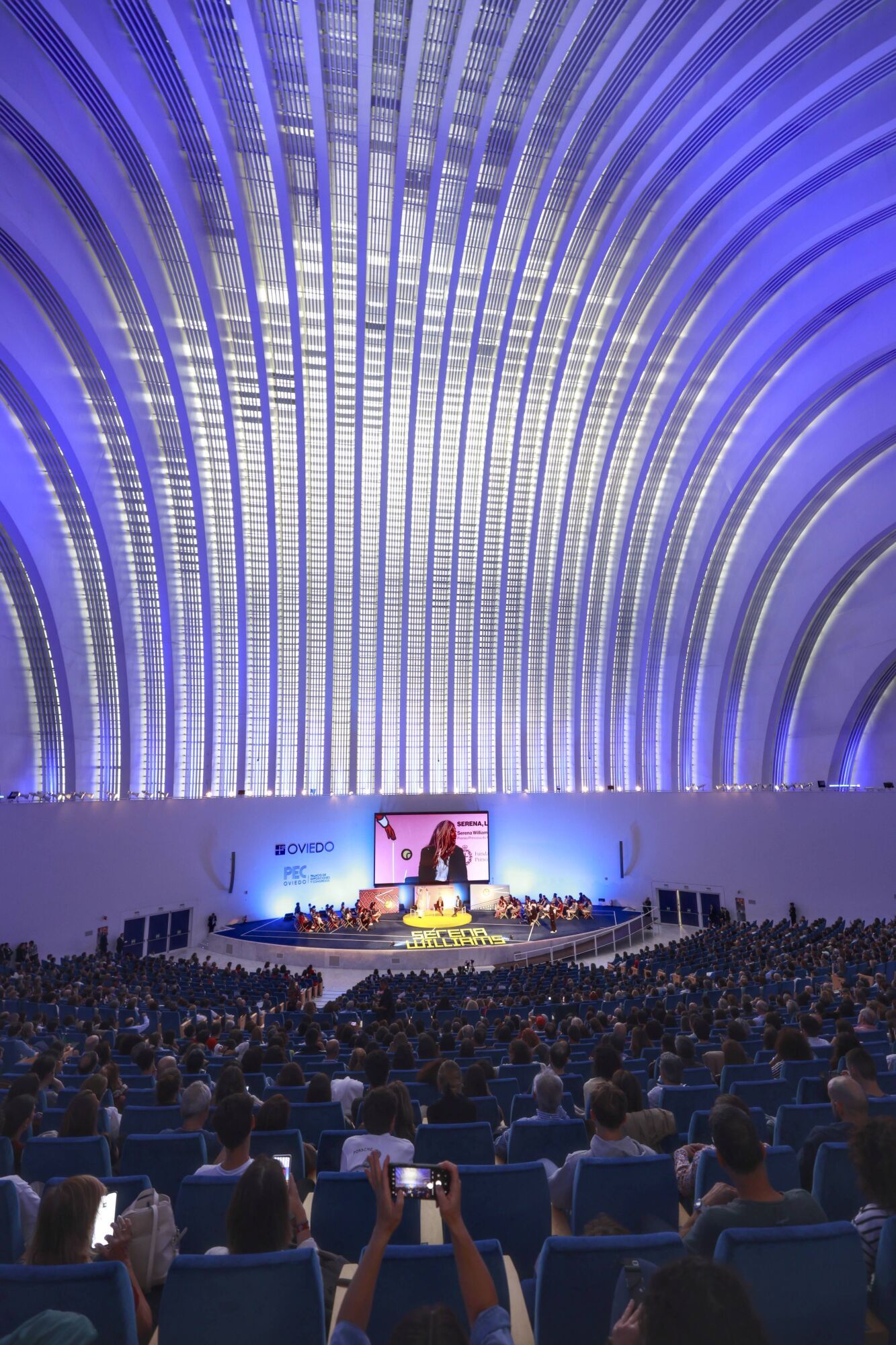 EN IMÁGENES: Encuentro de niños con Serena Williams en el Calatrava de Oviedo