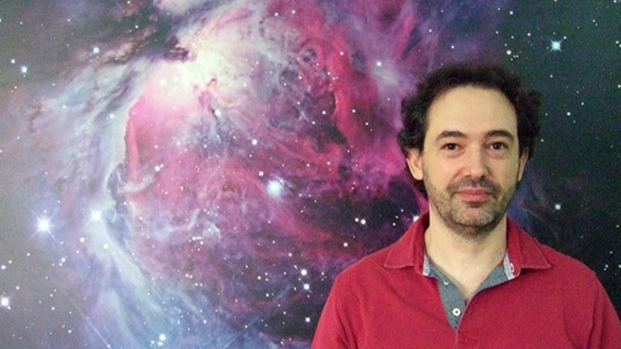 Mauro Stefanon, investigador: &quot;Cuanto más lejos nos adentramos en el universo, más atrás en el tiempo estamos mirando&quot;