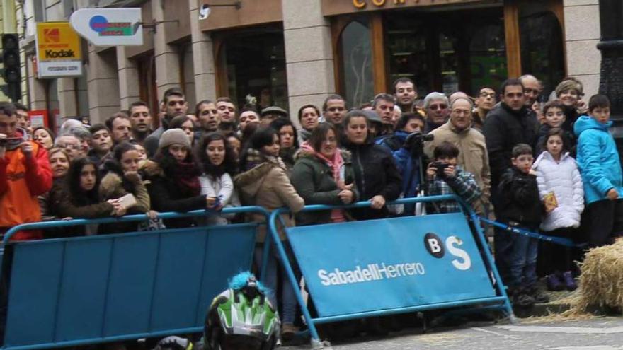 Descenso de carrilanas en una edición pasada del encuentro.