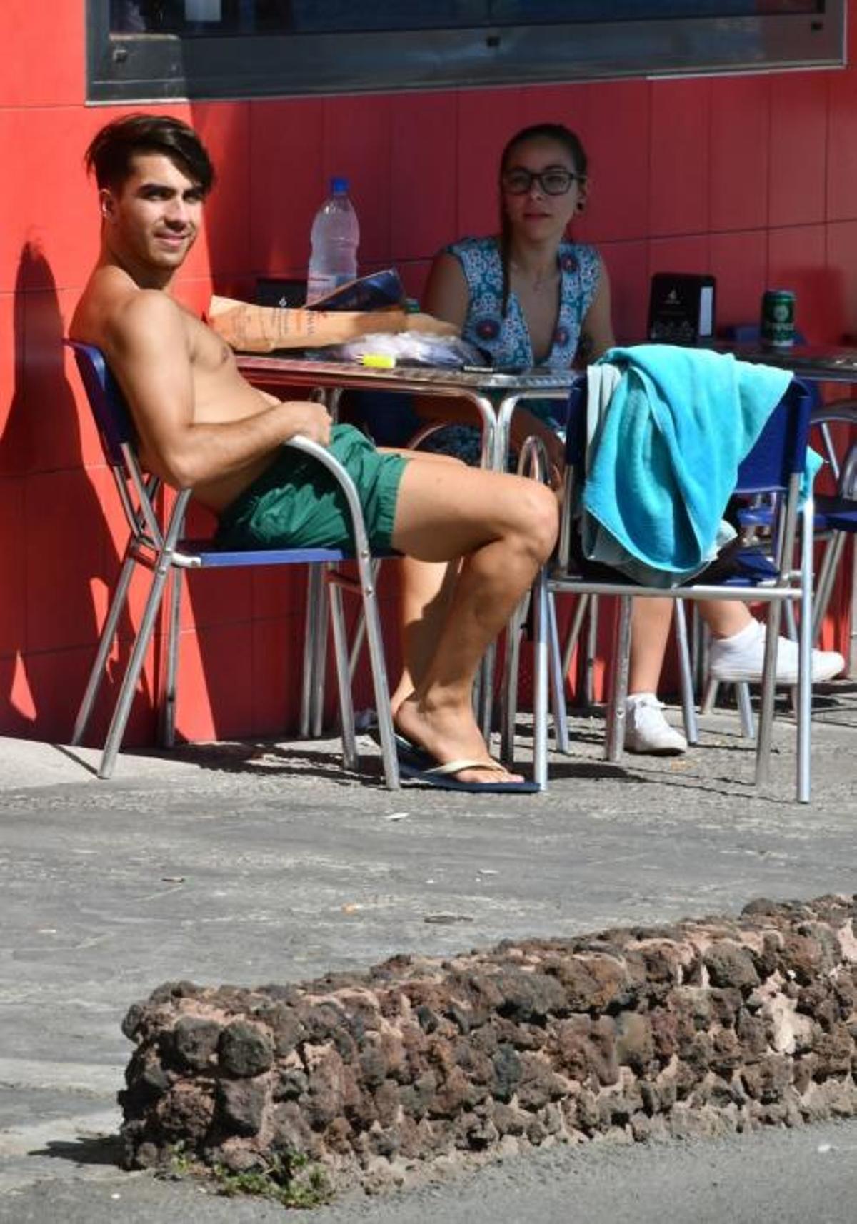30/10/2019 TELDE.   Calor en Octubre en la playa de Melenara.   Fotógrafa: YAIZA SOCORRO.  | 30/10/2019 | Fotógrafo: Yaiza Socorro