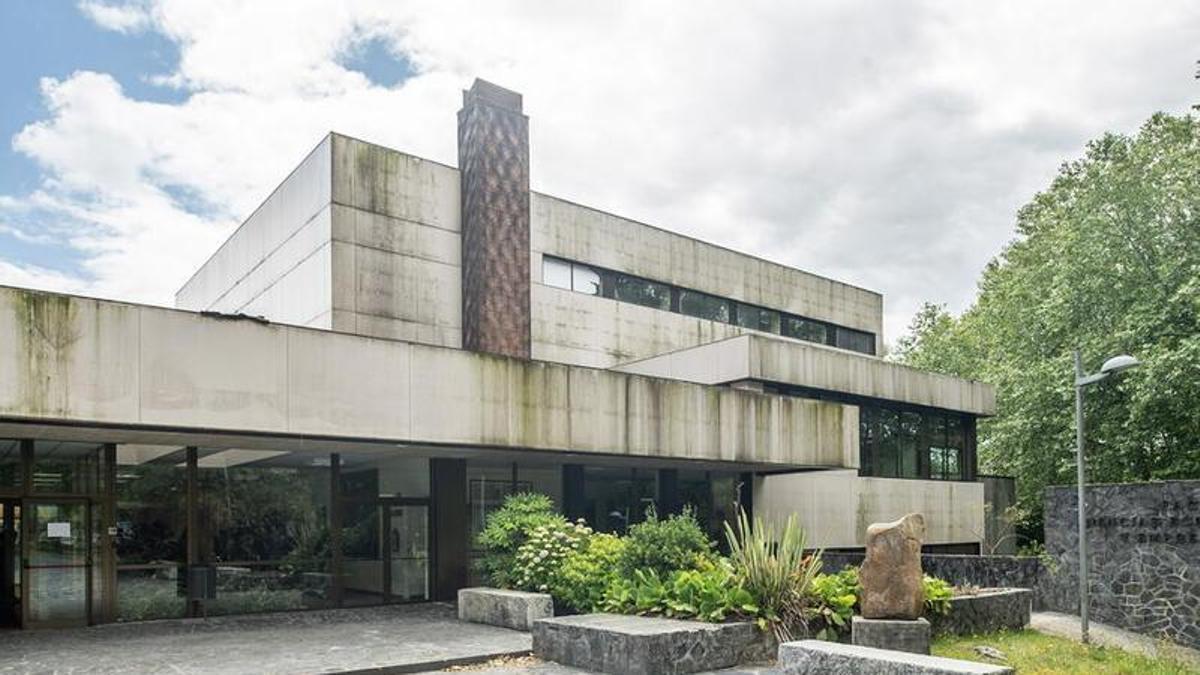 Facultad de Ciencias Económicas y Empresariales de la Universidade de Santiago.
