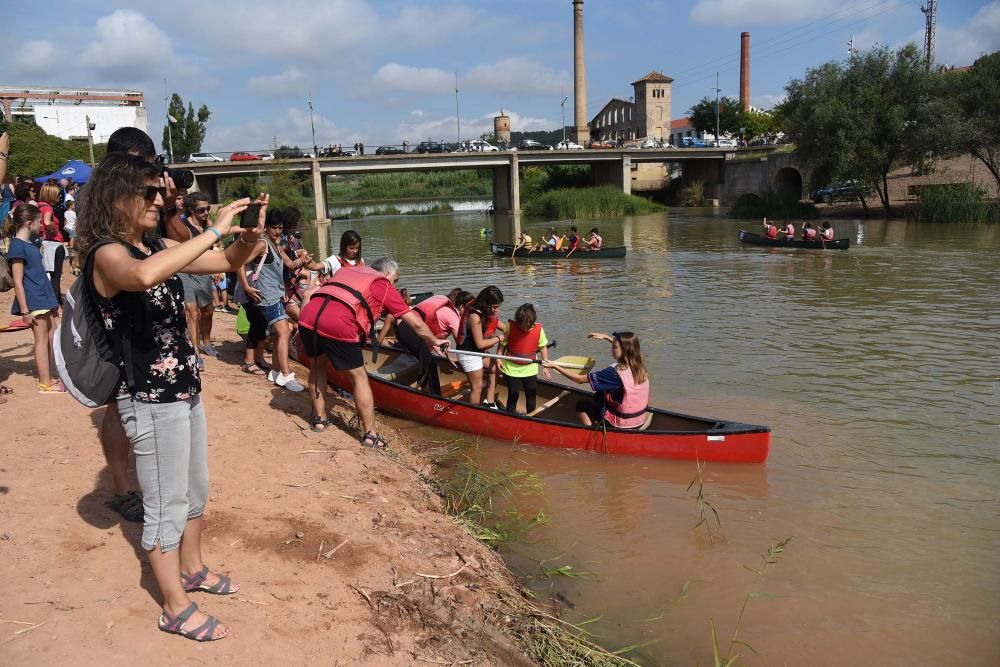 Més de 170 persones participen en la sisena Competició de Canoes al riu de Sallent