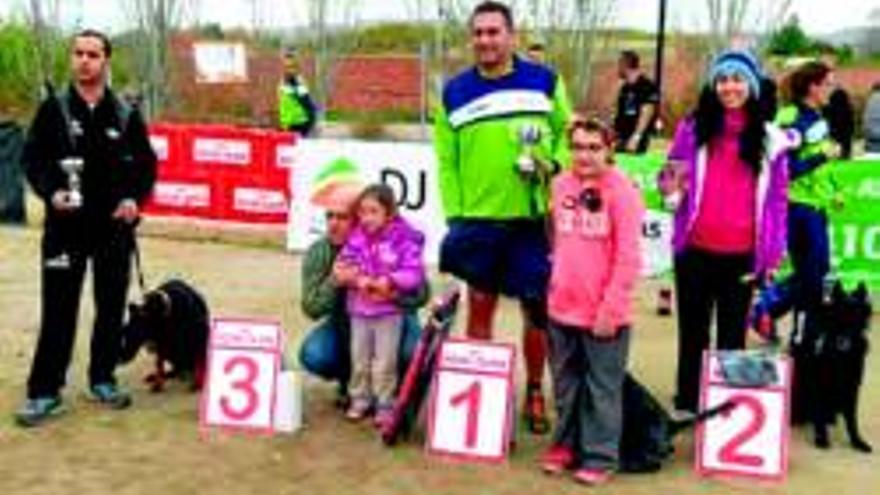 &#039;Agility&#039; benéfico por Beatriz y Victoria